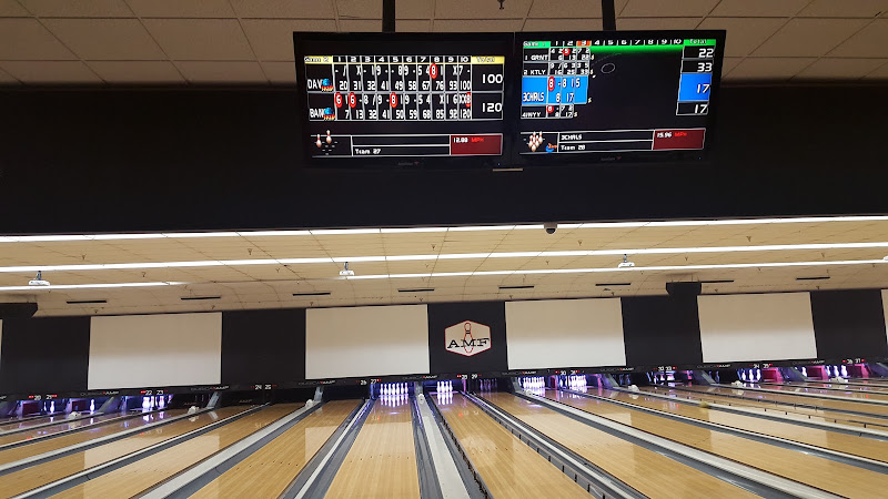 Bowlero Cerritos