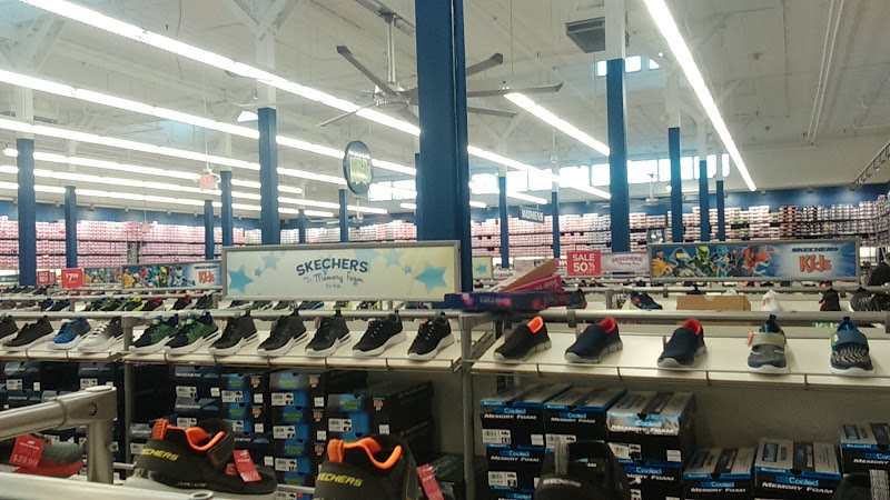 SKECHERS Warehouse Outlet